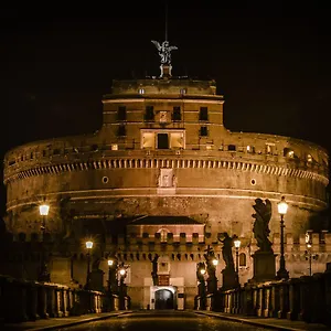 Dm Vatican Luxury Рим